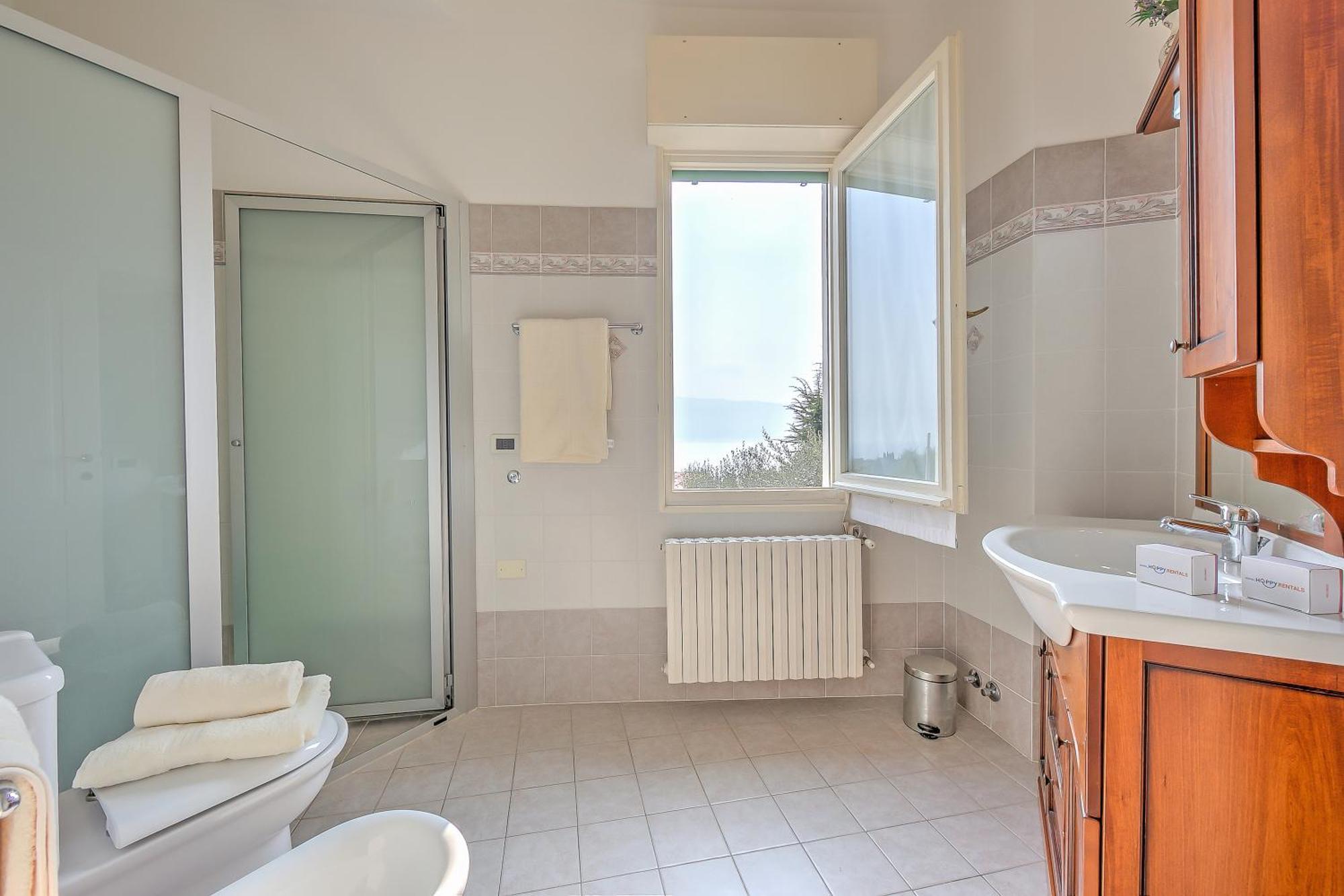 Angela -Terrace & Beautiful View Lake - Happy Rentals Toscolano Maderno Eksteriør billede